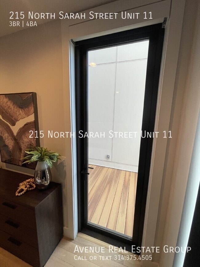 Building Photo - 215 N Sarah St