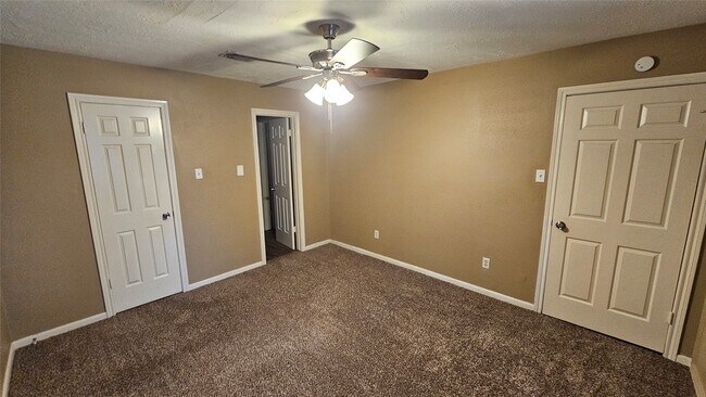 Building Photo - 14734 Treborway Dr