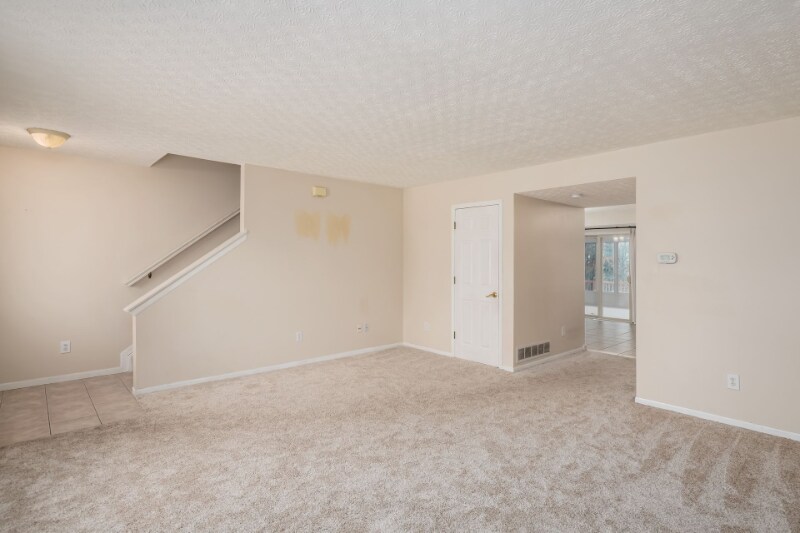 Building Photo - 8651 Olenbrook Dr