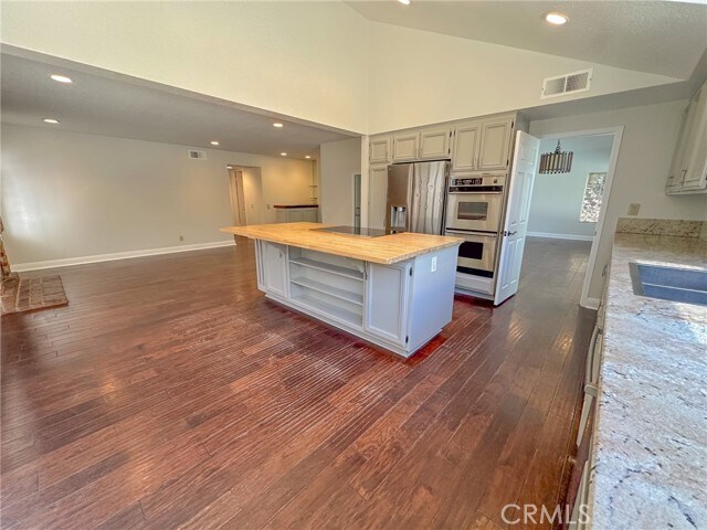 Building Photo - 26595 Sierra Vista
