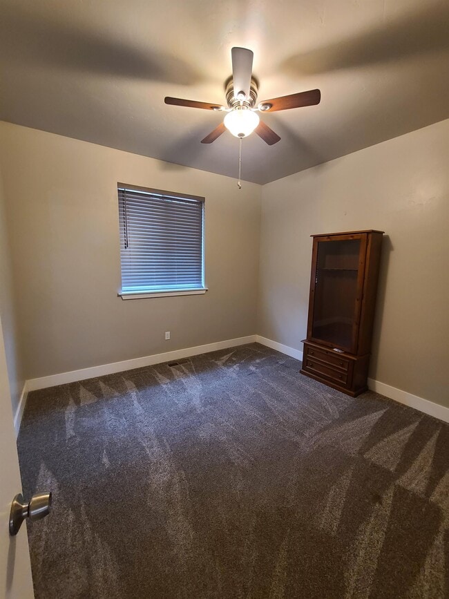 Building Photo - 16680 Cabin Lake Ln