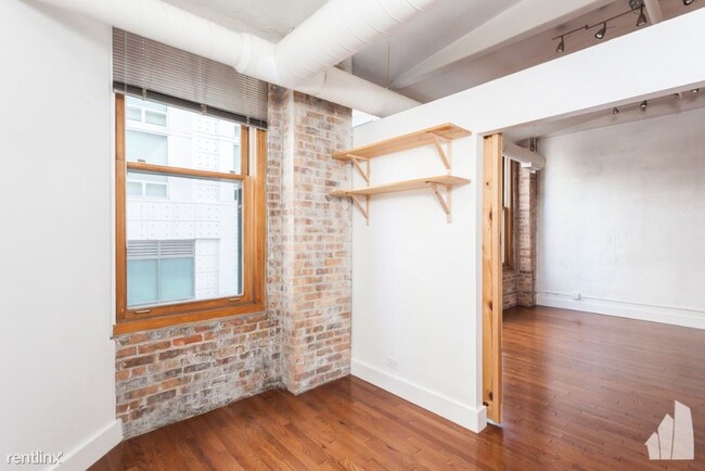 Building Photo - 2 br, 1 bath Condo - 801 S Wells St