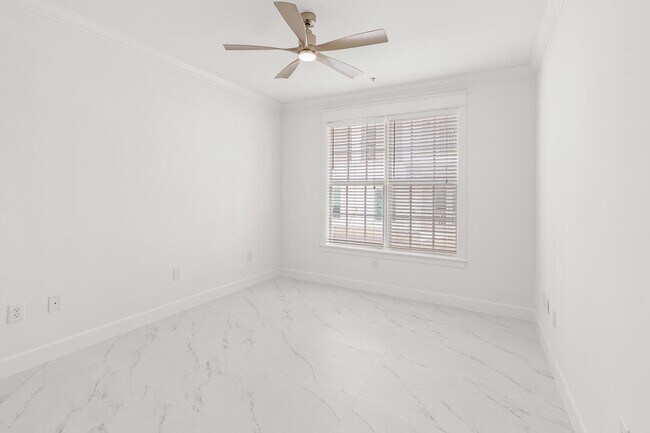 Building Photo - 47 SW Osceola St