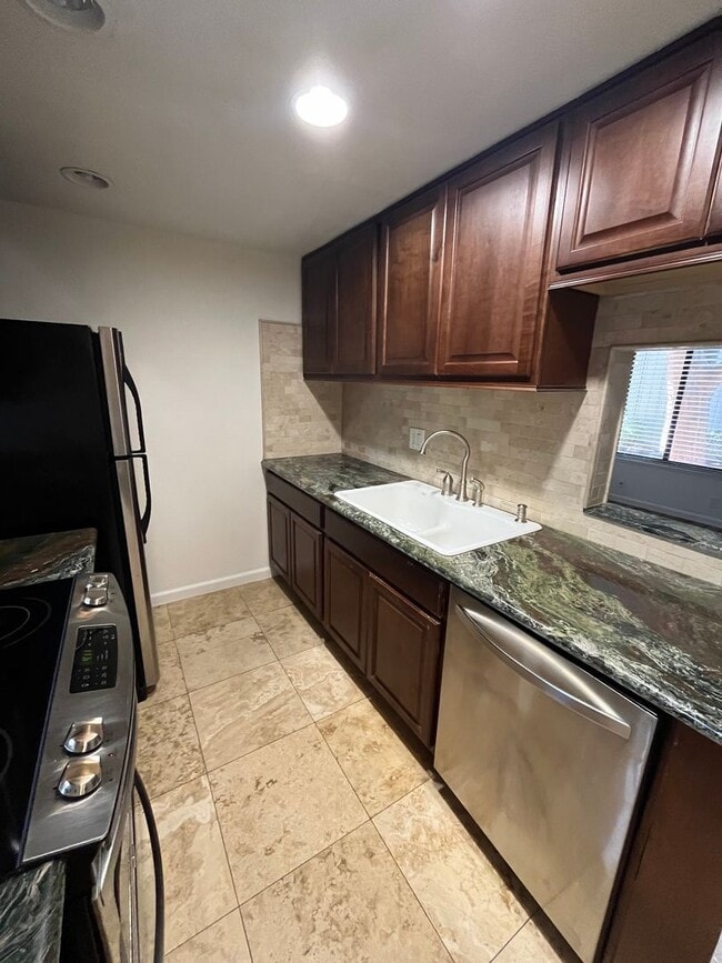 Building Photo - 2 Story condo in North Davis