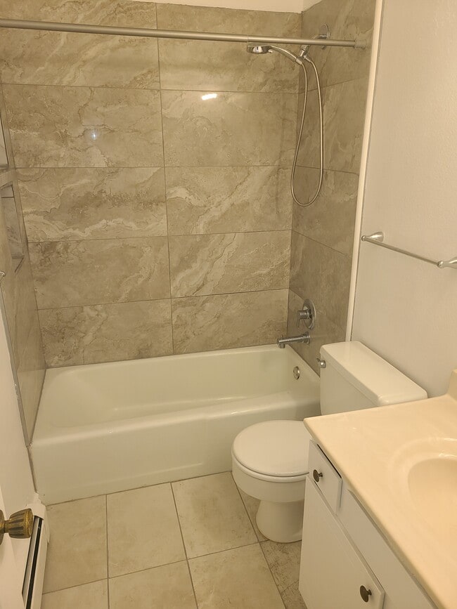 Building Photo - 1315 Kirkwood Dr