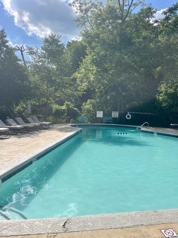 Building Photo - 115 Biscayne Dr NW