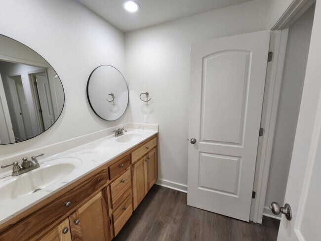 Building Photo - 1906 Alcoa Blvd