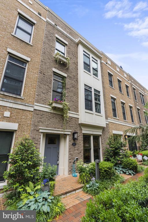 Building Photo - 1520 16th Ct N