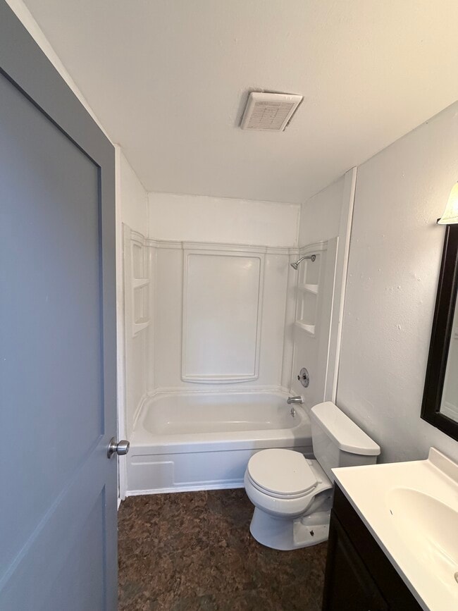 Building Photo - 3901-3912 12th St SW