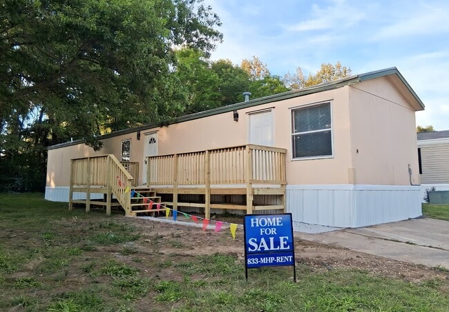 Building Photo - 14 Deerwood Park