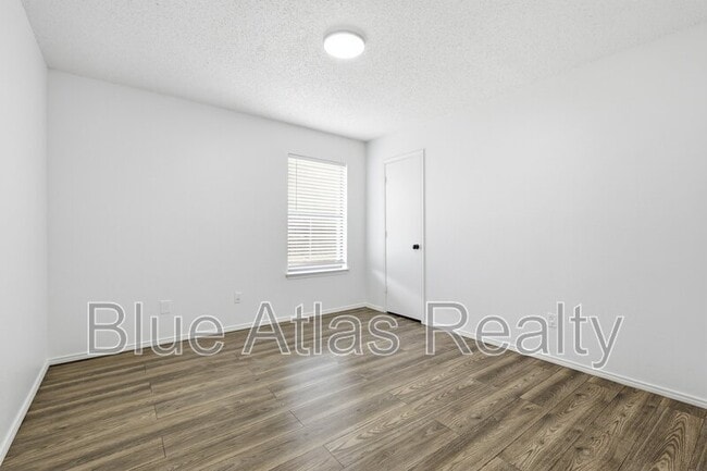 Building Photo - 6340 Mark Ct