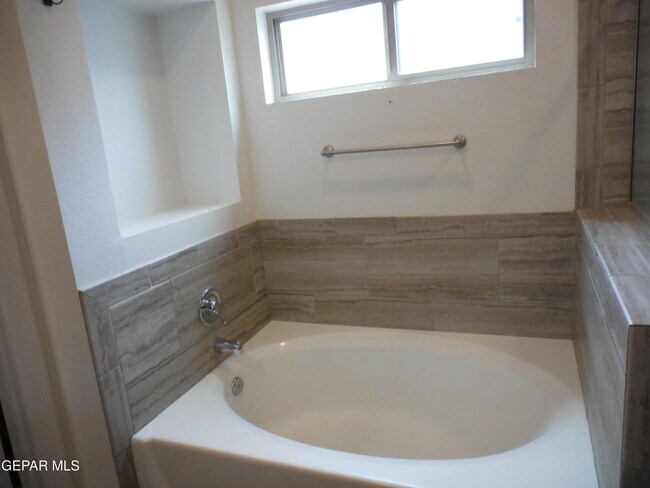 Building Photo - 12125 Mesquite River Dr