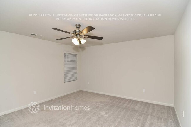 Building Photo - 5088 Mifford Dr