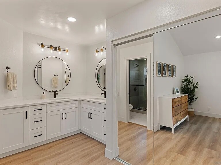 Master bathroom - 2510 Woodlands Way