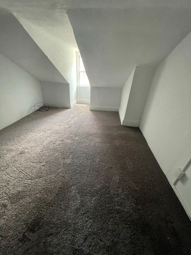 Building Photo - 2013.5 Gregory St