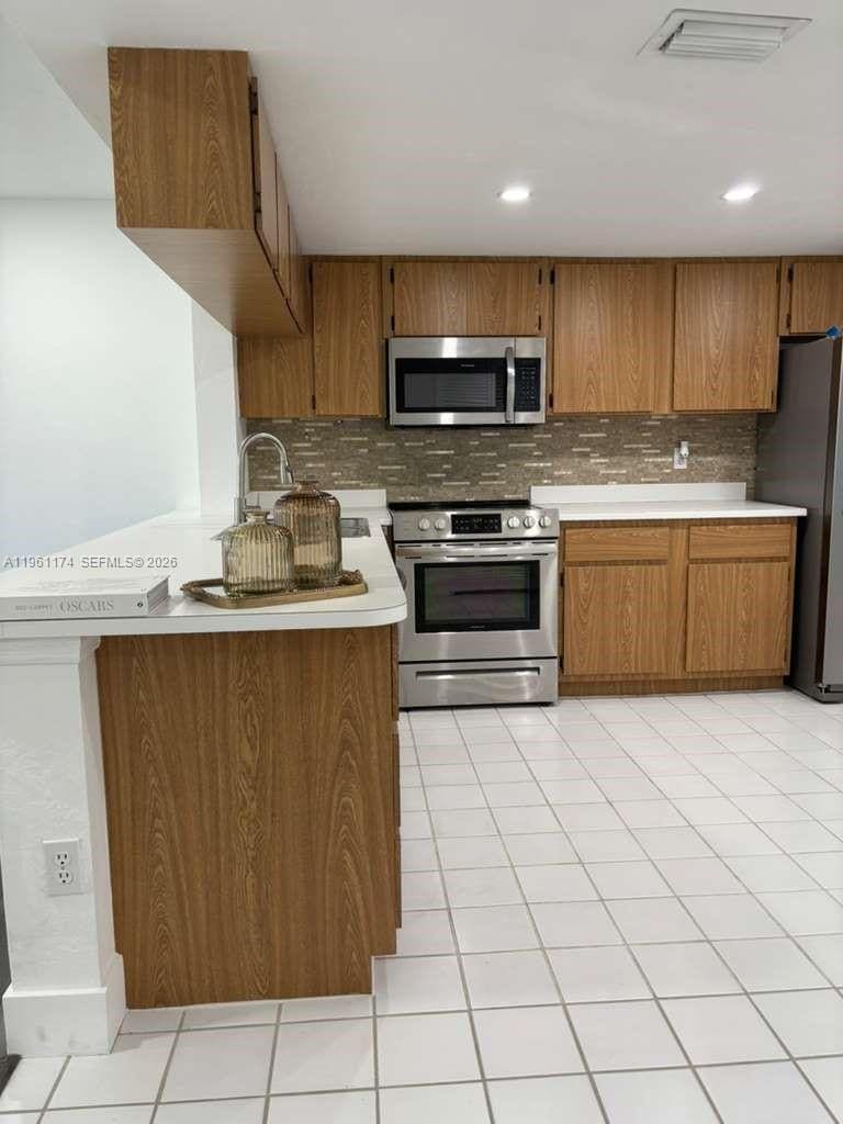 Building Photo - 1005 Palm Beach Trace Dr