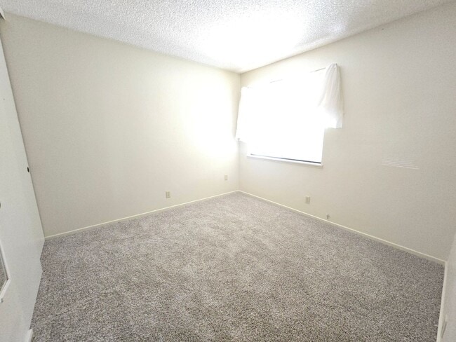 Building Photo - 423 Tepatitlan Ct