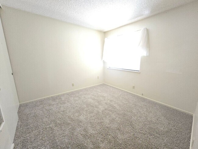 Building Photo - Condo for Rent in Montefino Townhomes – Premium Amenities & Prime Location!