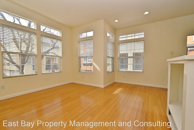 Building Photo - 3 br, 2.5 bath House - 3574 Fitzsimmons Cmn