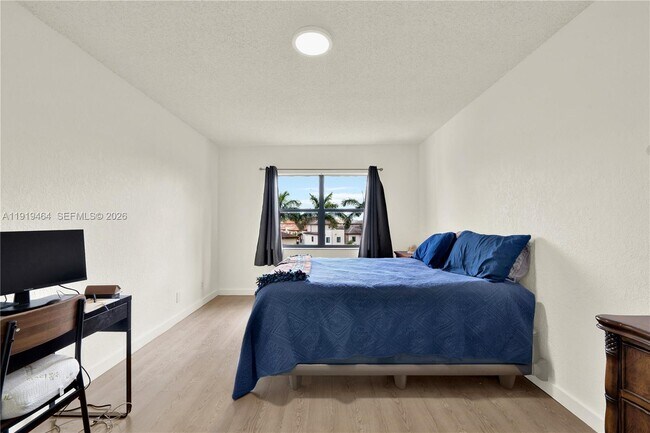 Building Photo - 8290 Lake Dr