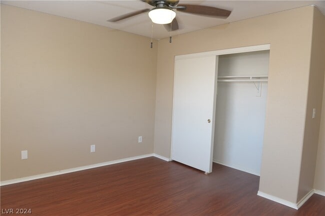 Building Photo - 6527 Tulip Garden Dr