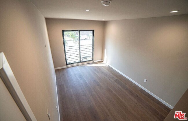 Building Photo - 9900 Laurel Canyon Blvd