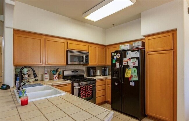 Building Photo - 3bedr 2bath Condo In a quiet location