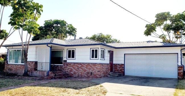 Primary Photo - Renovated La Mesa home for rent with a lar...