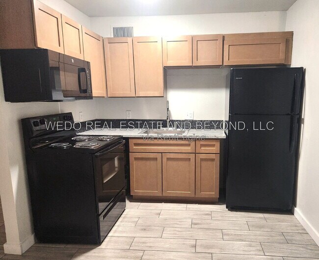 Building Photo - 5112 N 28th Dr
