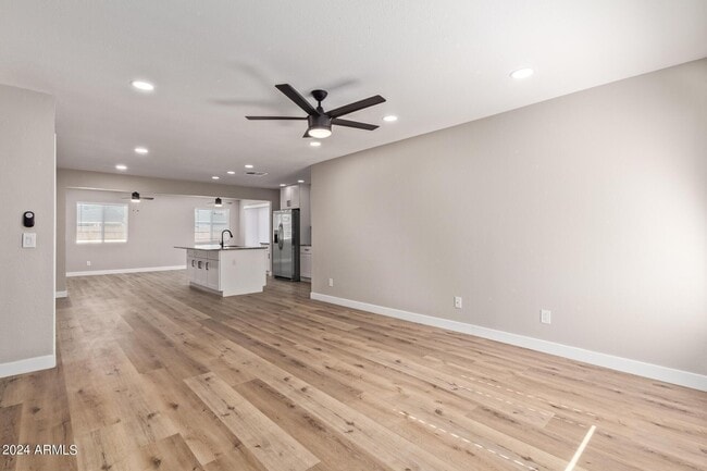 Building Photo - 1747 S Windsor