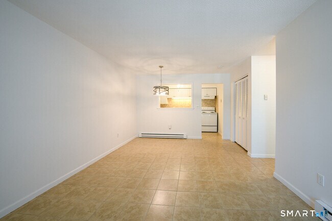 Building Photo - 2 Hamre Ln