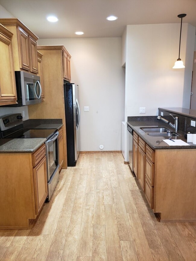 Building Photo - 200 E Malibu Dr
