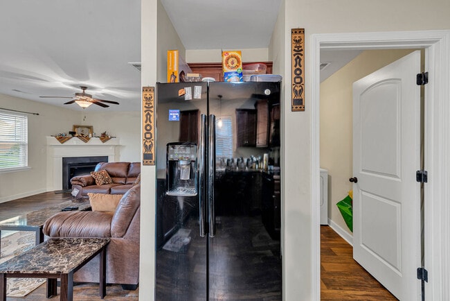 Building Photo - 308 Channel Run Ln