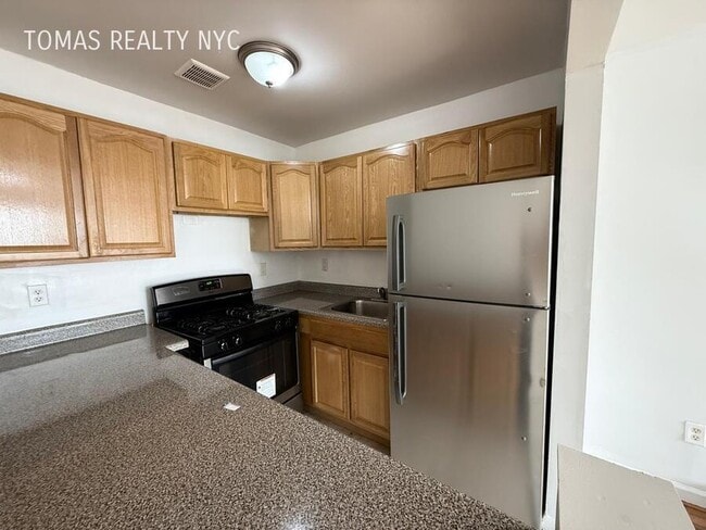 Building Photo - 793 Jennings St