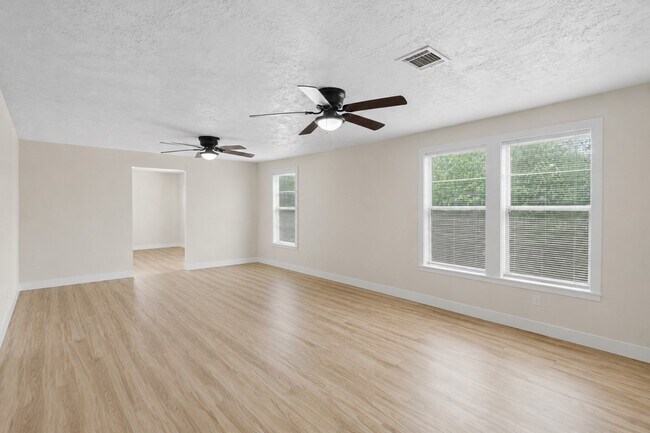 Building Photo - 515 Riggs St