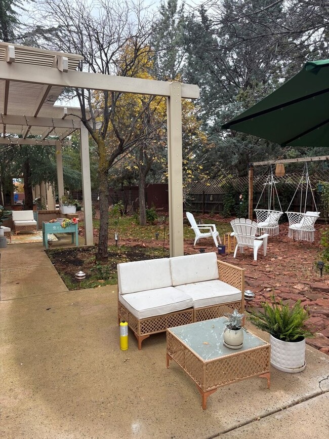 Building Photo - 1-Year Long-Term Rental