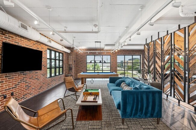 Building Photo - 601 Meeting St