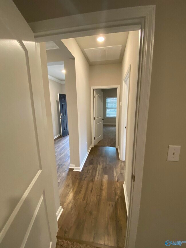 Building Photo - 14980 Westmeade Ln