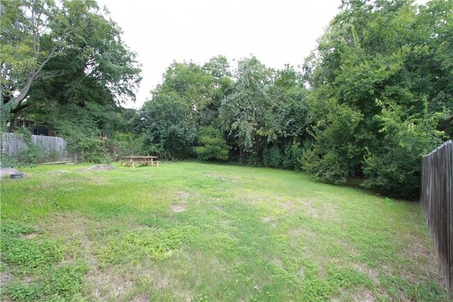 Building Photo - 6606 Betty Cook Dr