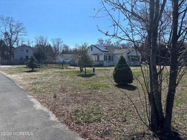 Building Photo - 633 Hulses Corner Rd