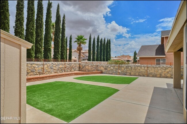 Building Photo - 3140 Tierra Encino Dr