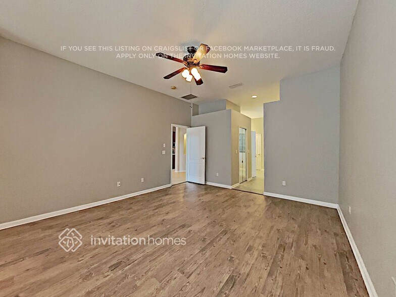 Building Photo - 904 E Terranova Way