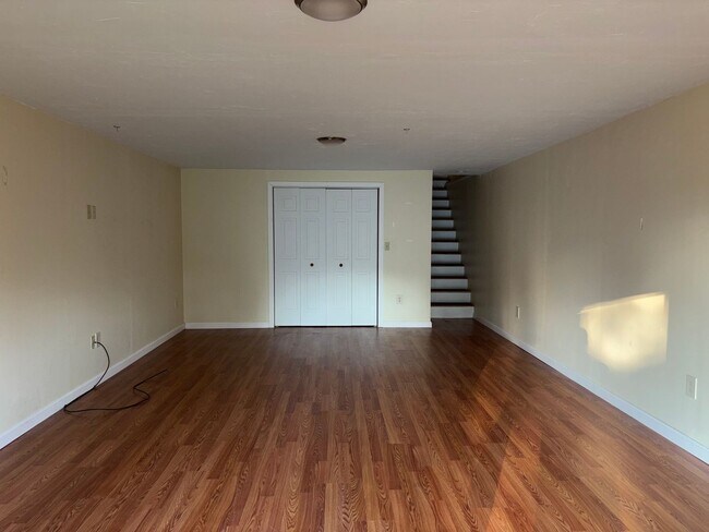 Building Photo - 95 Green Briar Rd