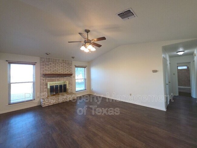 Building Photo - 304 McClendon Dr