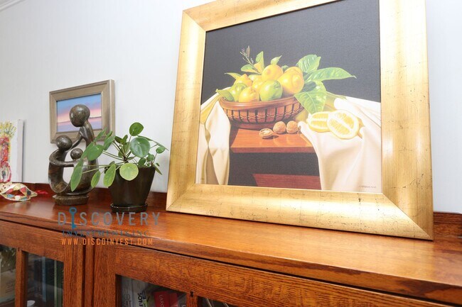 Building Photo - Sophisticated Piedmont Colonial with Enclosed Yard