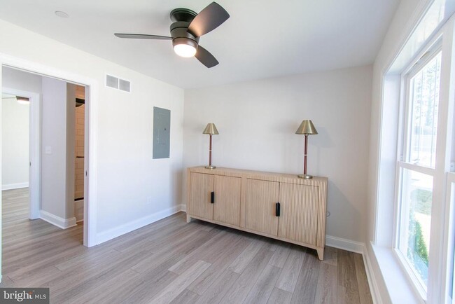 Building Photo - 14 Sandy Ln