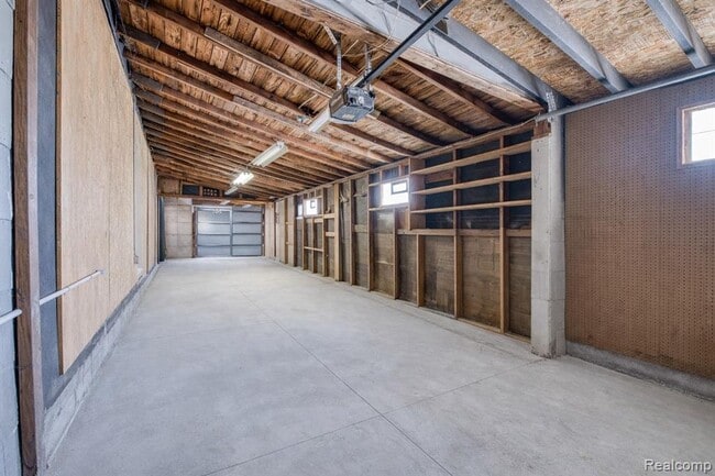 Building Photo - 321 Longspur Ln