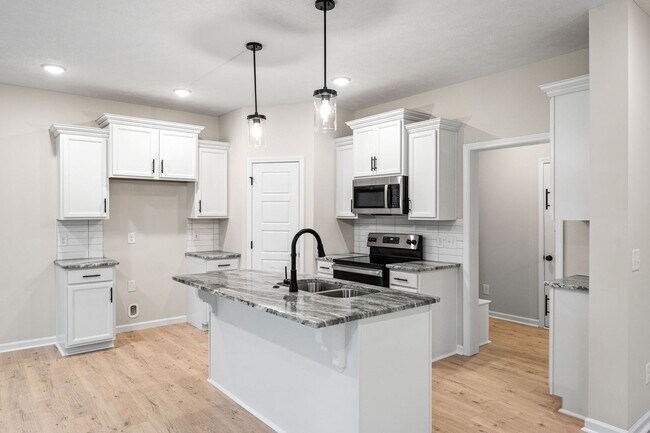 Building Photo - 217 Wesson Dr