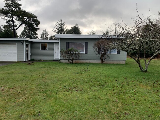 Primary Photo - Charming 3 bed, 2 bath, 1-car garage close...