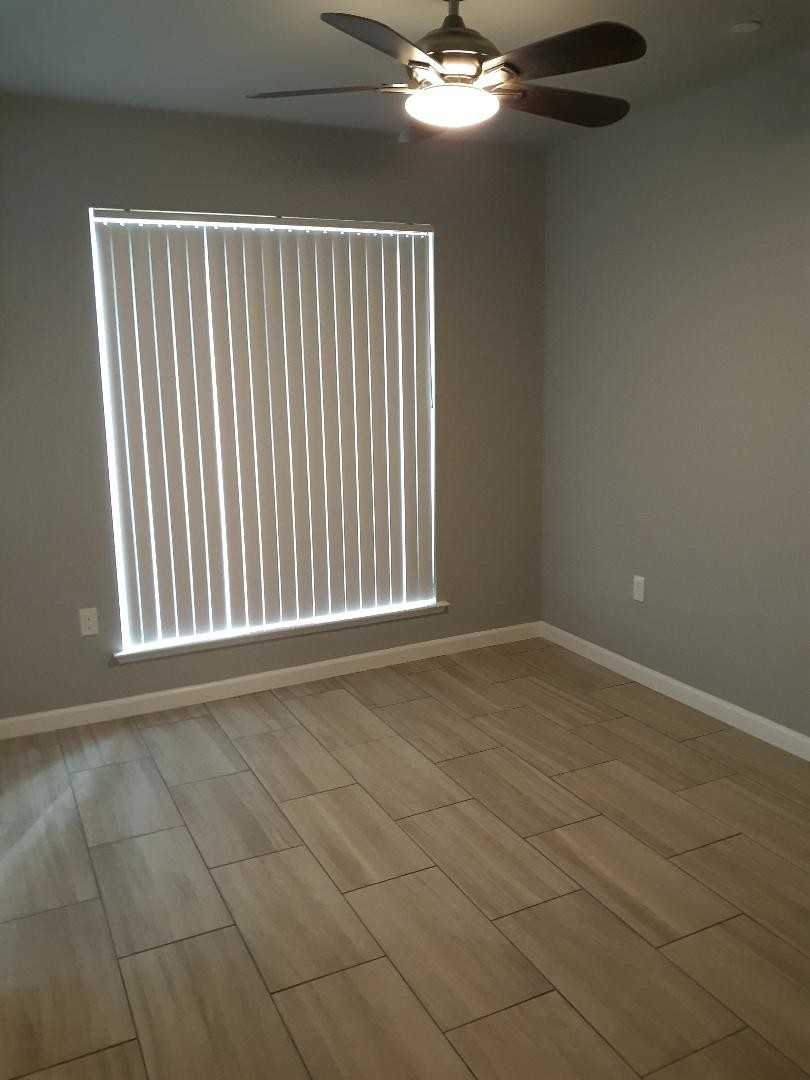 Dining Area - 6266 N Fresno St